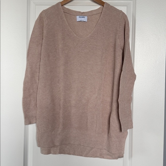 Old Navy Sweaters - Old Navy Light Tan Knit Pullover